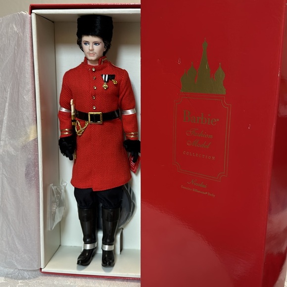 2010 Nicolai, Ken Russian Genuine Silkstone doll (Barbie) - Picture 10 of 10